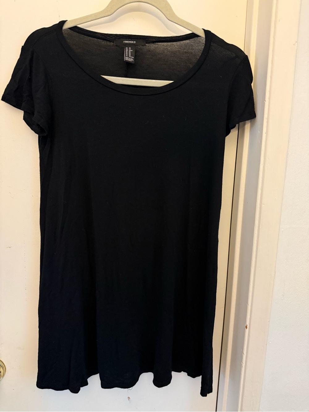 Forever 21 Black Short Sleeve Scoop Neck Tunic Dress